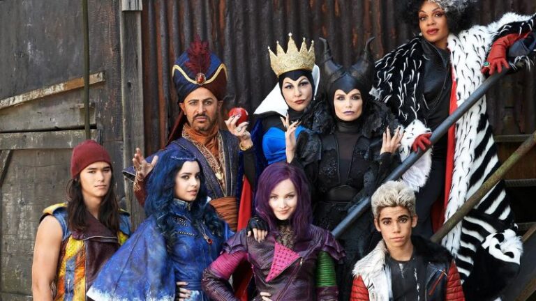Descendants Movies In Order & How Many Are There? (Including Shows And Shorts)